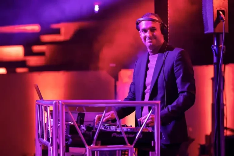 5070-4b4a-8d65-daaf9a6fd4d9-1-105-c