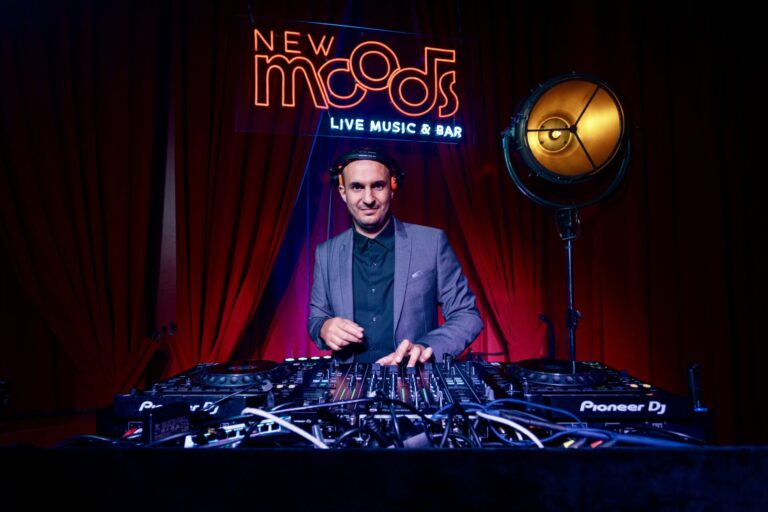 54E45BDA-BCFD-4B41-95A9-43128F294CF1_1_201_a